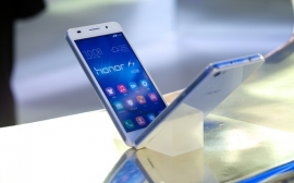 荣誉公司推出了新的智能手机荣誉X7