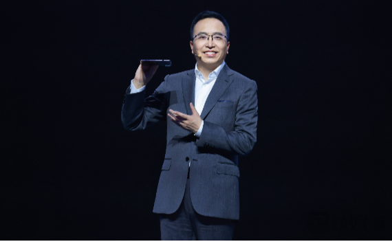 荣耀CEO赵明：Magic V2真正的竞争对手是直板旗舰手机