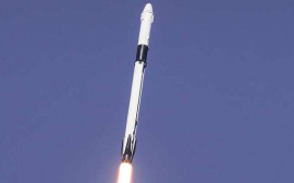 中国发射了第一枚混合燃料火箭