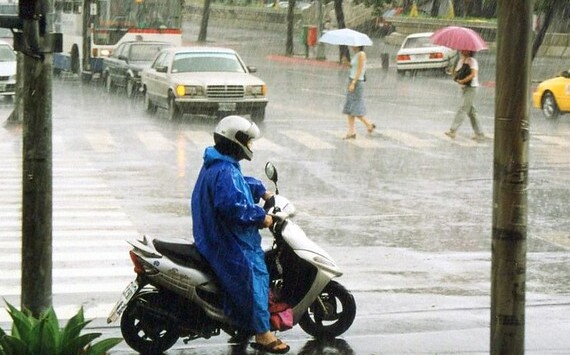由于中国江西省的暴雨，超过73万人受伤