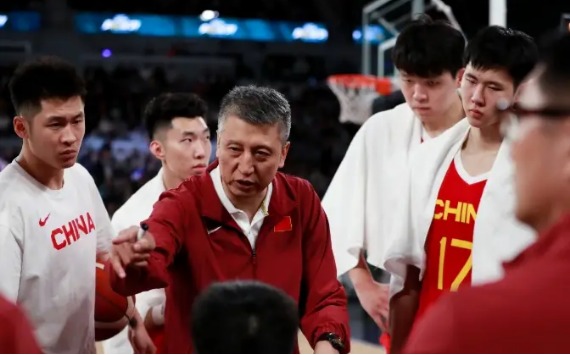 中国男篮赶赴美国 参加NBA夏联对阵国王黄蜂和马刺