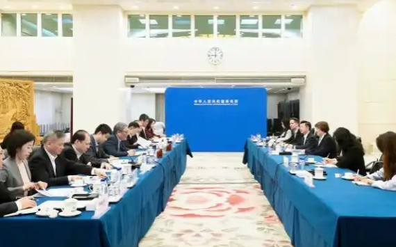 商务部部长王文涛会见德国汽车工业协会主席穆勒